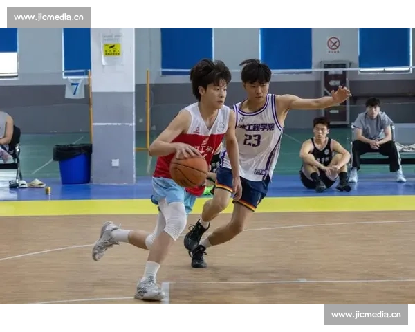 激烈角逐篮球杯赛聚焦强队对抗与青春风采全面展开 - 副本 - 副本