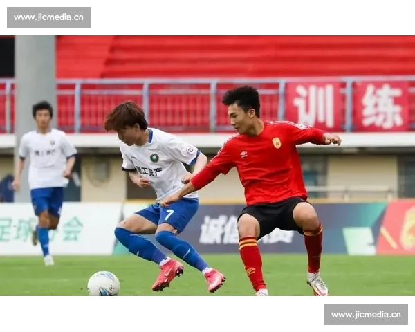 精彩足球赛事全程直播 让你不错过每一个激动人心的瞬间 - 副本 - 副本 (2)